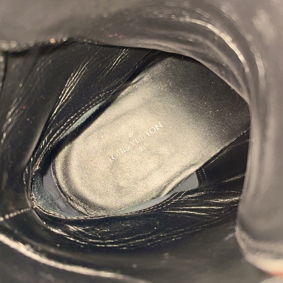 LOUIS VUITTON Suede Calfskin Monogram Laureate Platform Desert Boots Kaki - Picture 8 of 17